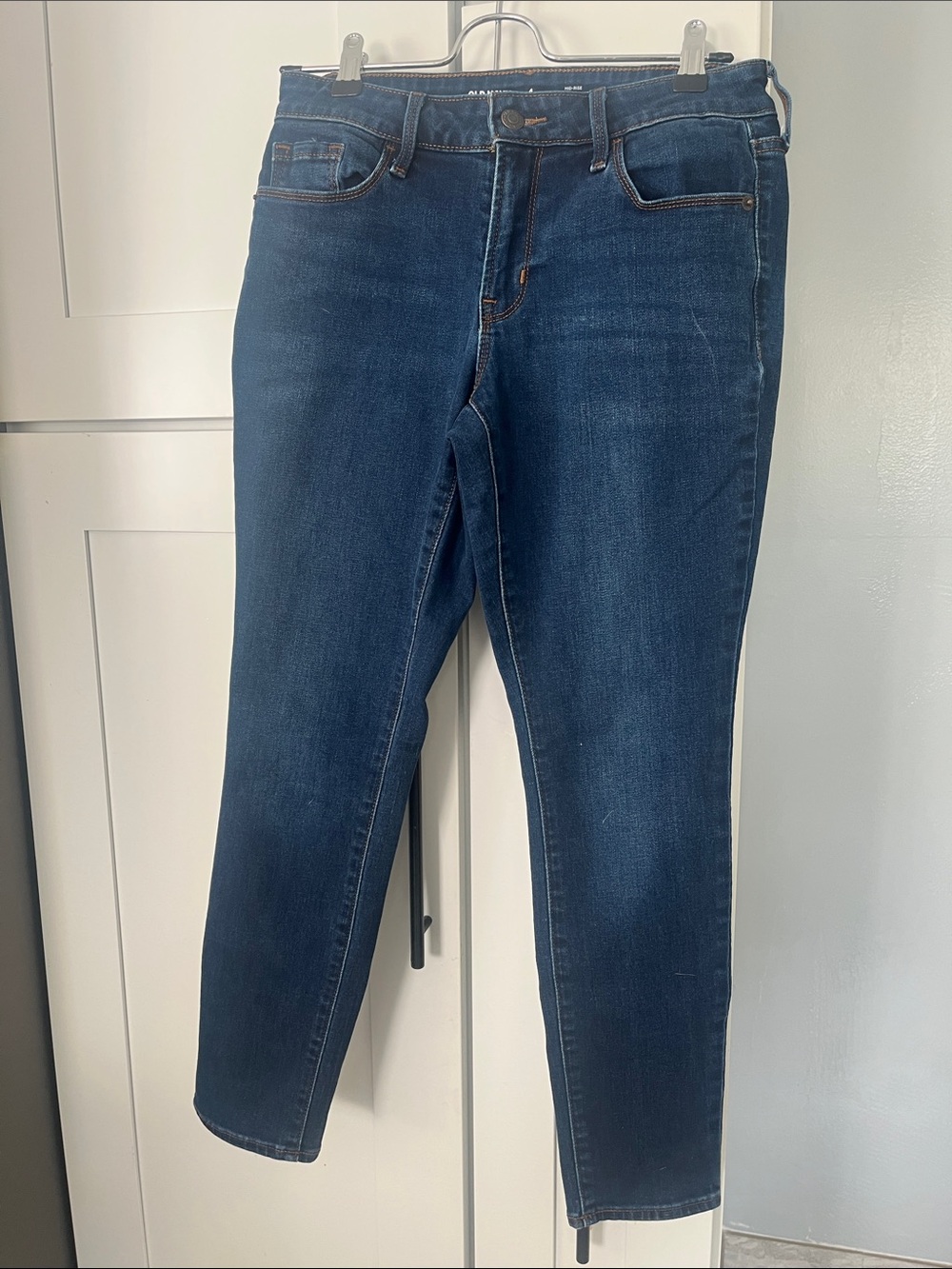 Old Navy Women’s Skinny Jeans in Dark Blue Wash